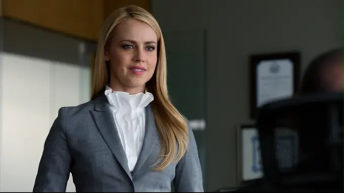 amanda-as-katrina-in-suits-amanda-schull-40856584-1920-1080
